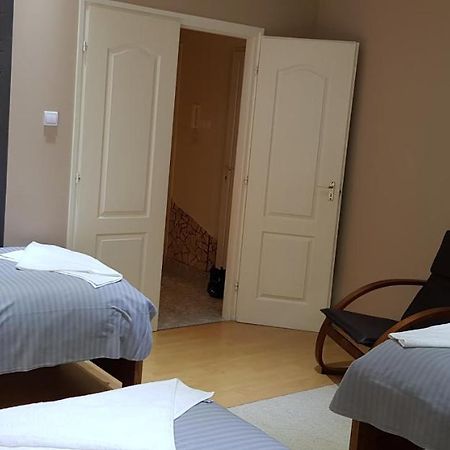 Alice Vendeghaz Bed & Breakfast Kalocsa Ngoại thất bức ảnh