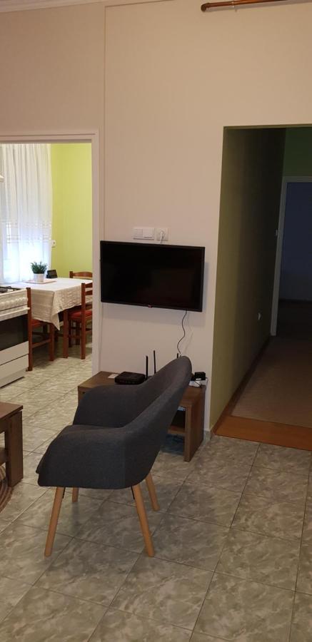 Alice Vendeghaz Bed & Breakfast Kalocsa Ngoại thất bức ảnh
