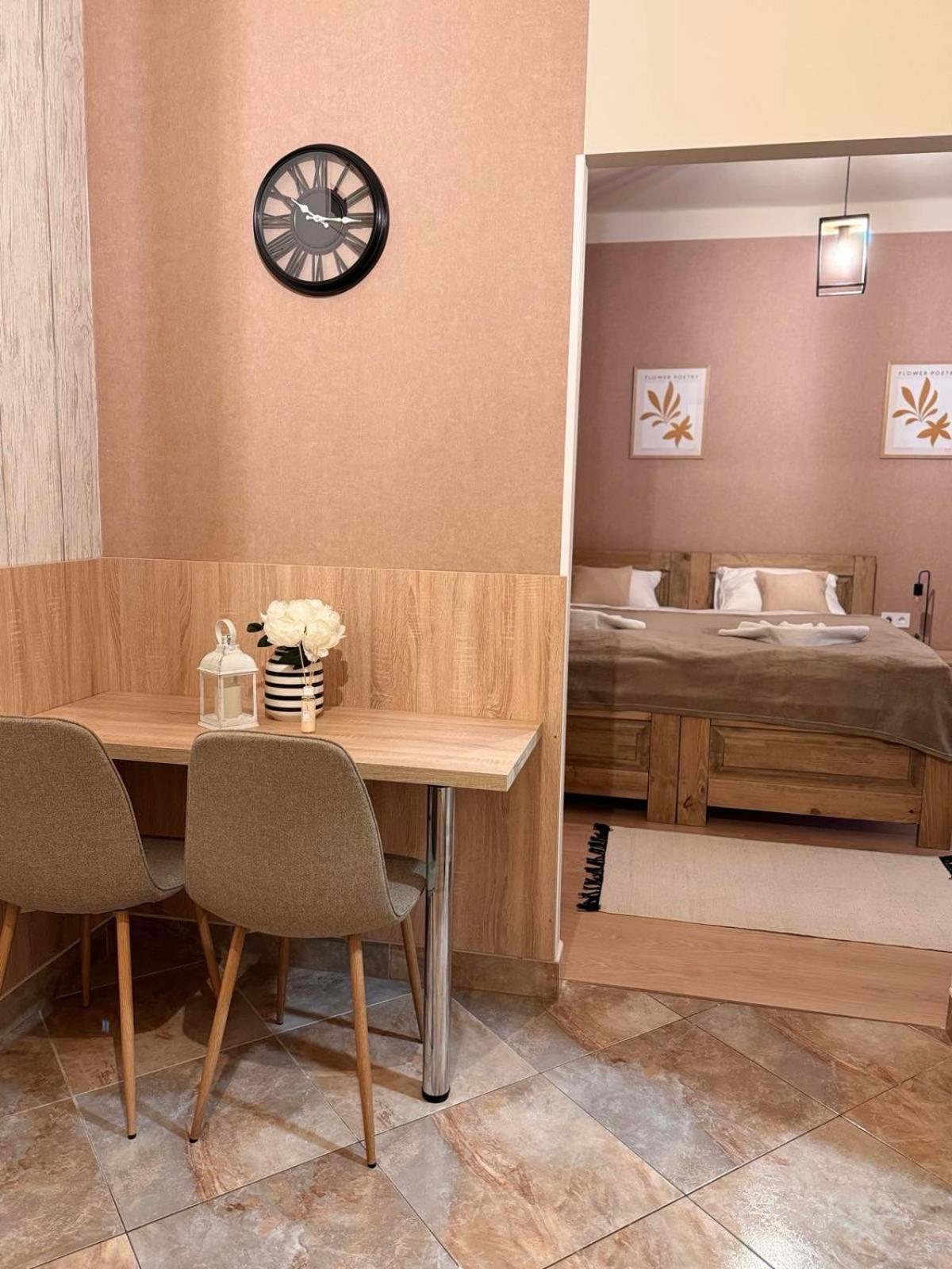 Alice Vendeghaz Bed & Breakfast Kalocsa Ngoại thất bức ảnh